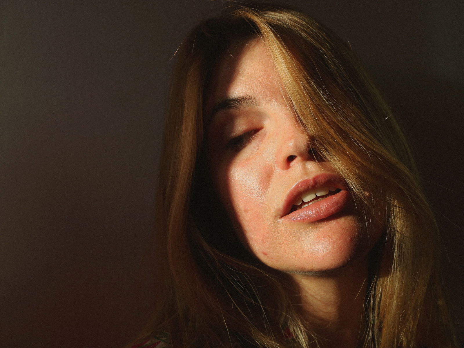 INSTINT CARNAL photo