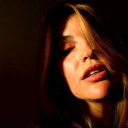 INSTINT CARNAL photo