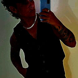 Clo's Belfast Adventure: A Photo Collection