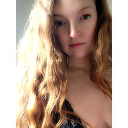 Onlyfans Model Alexis Red 💦❤, From: Canada