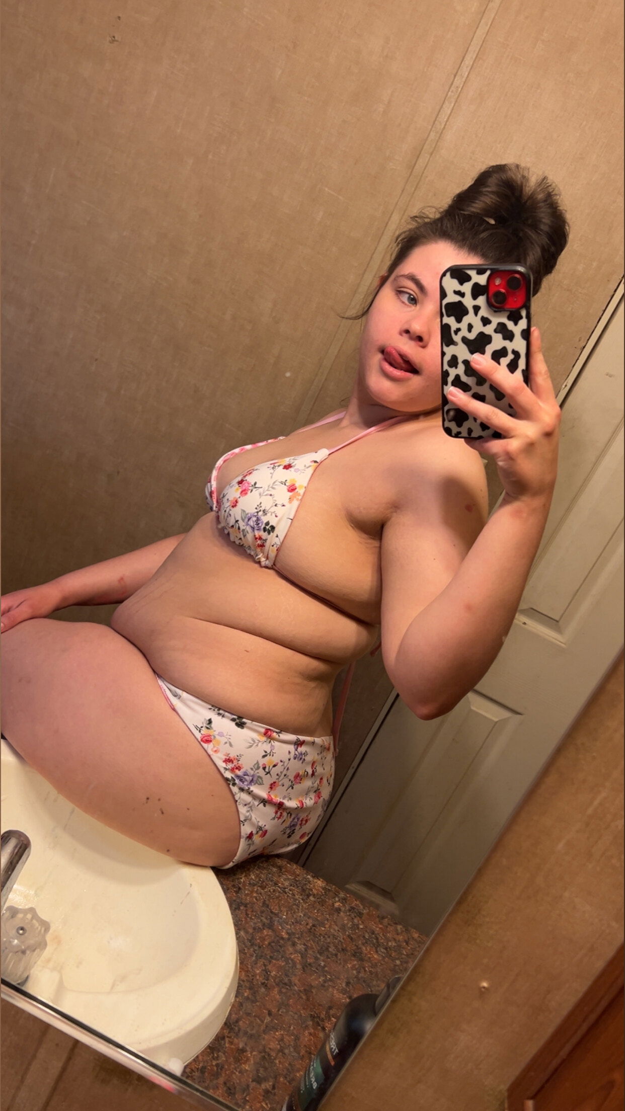 Valeiregates8620🦋💙 photo