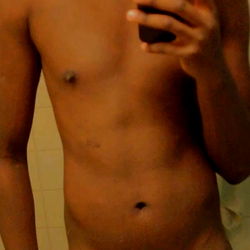 OnlyFans Model Showcasing Fitness & Confidence