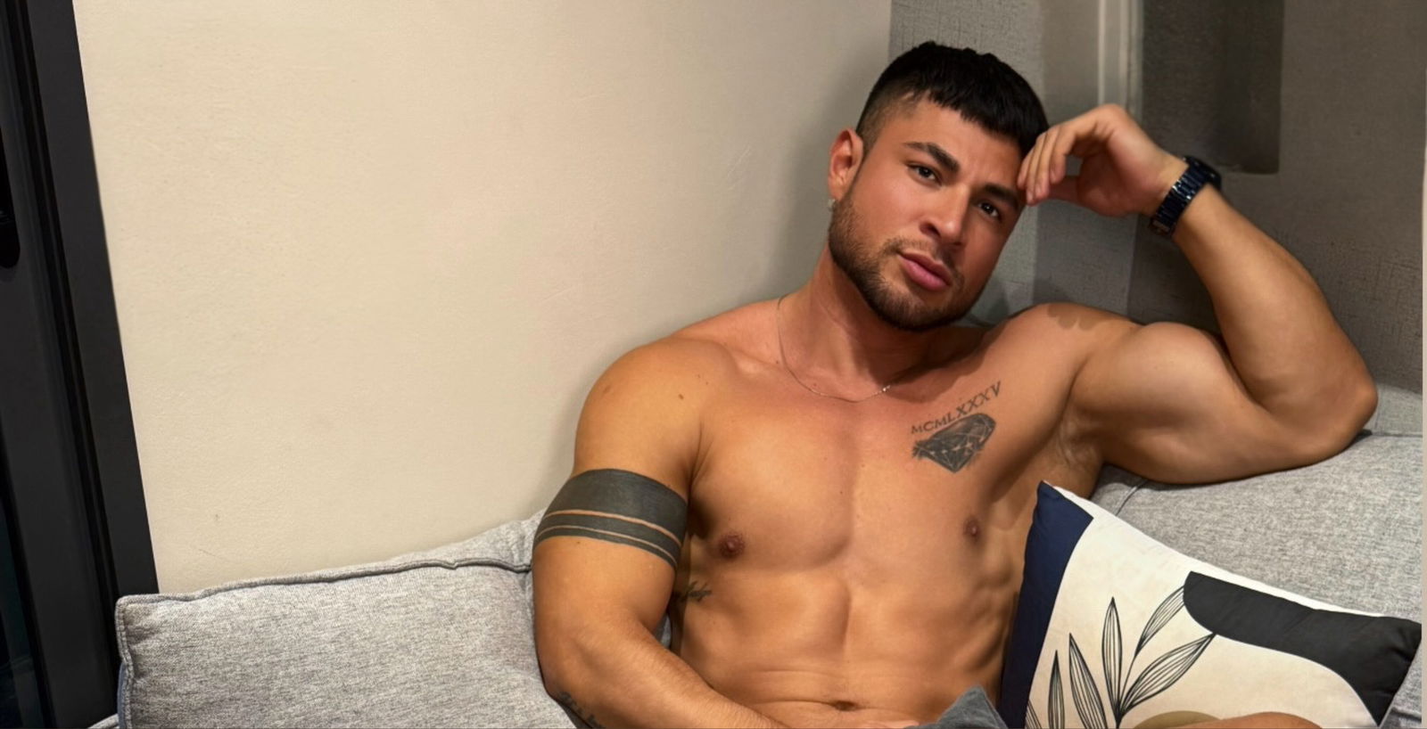 𝕃𝕚𝕒𝕞 𝔾𝕒𝕝𝕥𝕪 𝕋𝕠𝕡 𝟙% photo