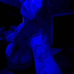 Vibing with OnlyFans Model Kalia⚰️