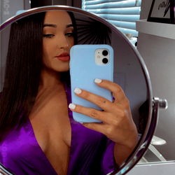 Eimy Gonzalez Model Selfie