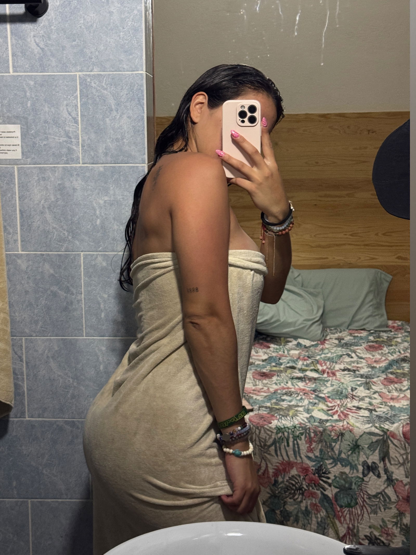 ✨Cutie with a booty✨ photo