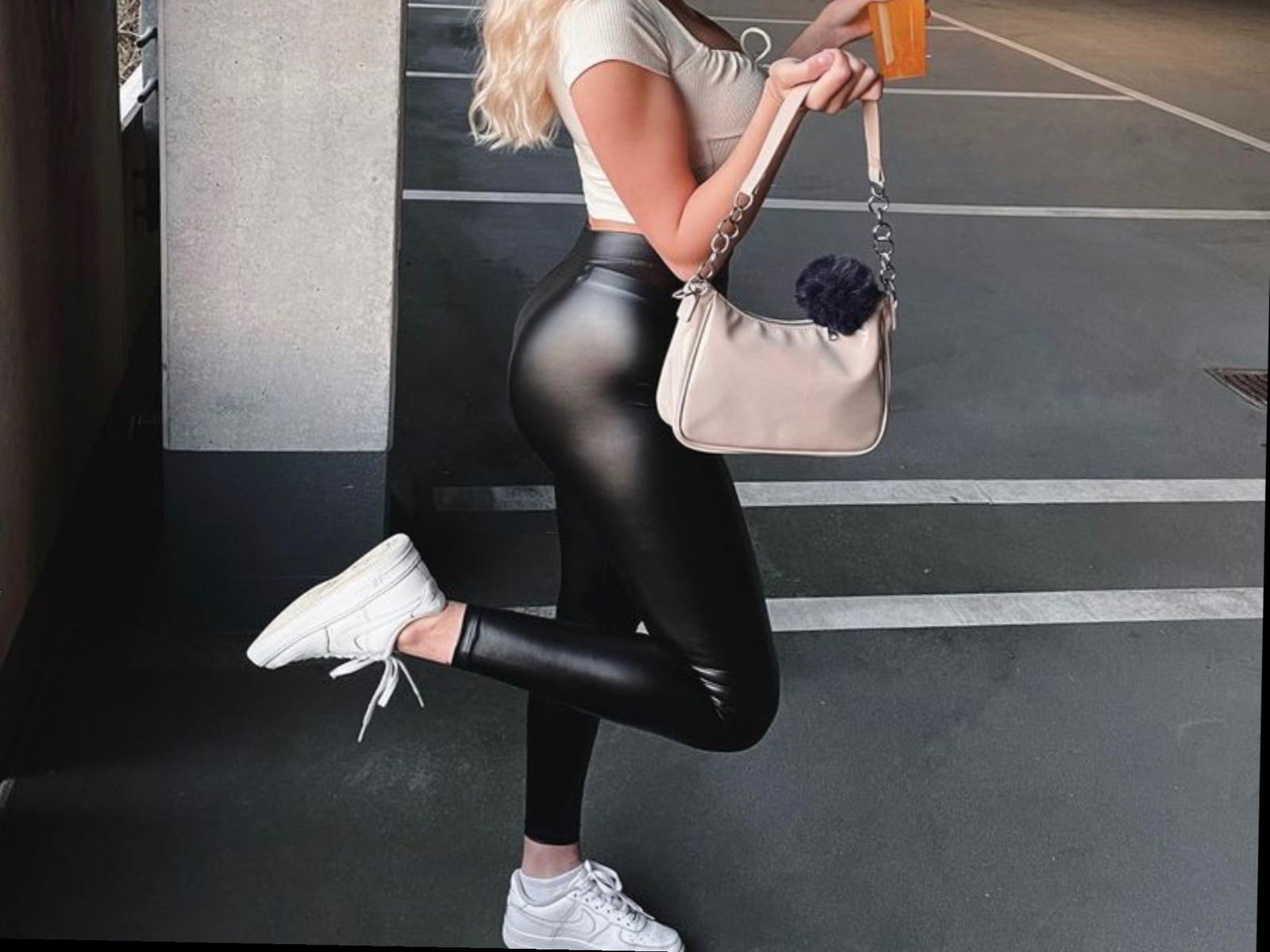 🟢Emma 💗🍑 photo