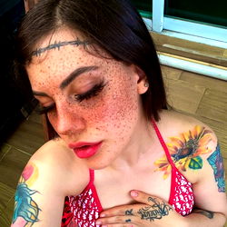 Aidée Haller: Striking Tattooed Model with Captivating Makeup