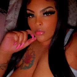 Stunning Big Booty Model in a Candid Moment