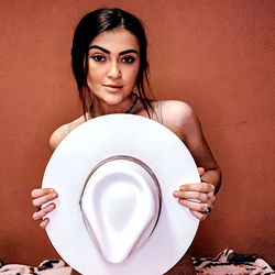 Autumn 😘, Mini Canada