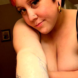 Model Thicc Pixie in Arizona