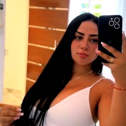 AlejandriinaHot's OnlyFans Post