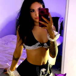 Glamourous OnlyFans Model Montana Mills in Ireland