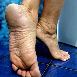 Alicia Novak: Feet Elevated in Sock