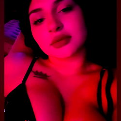 Adriana: Glamourous Model and Content Creator