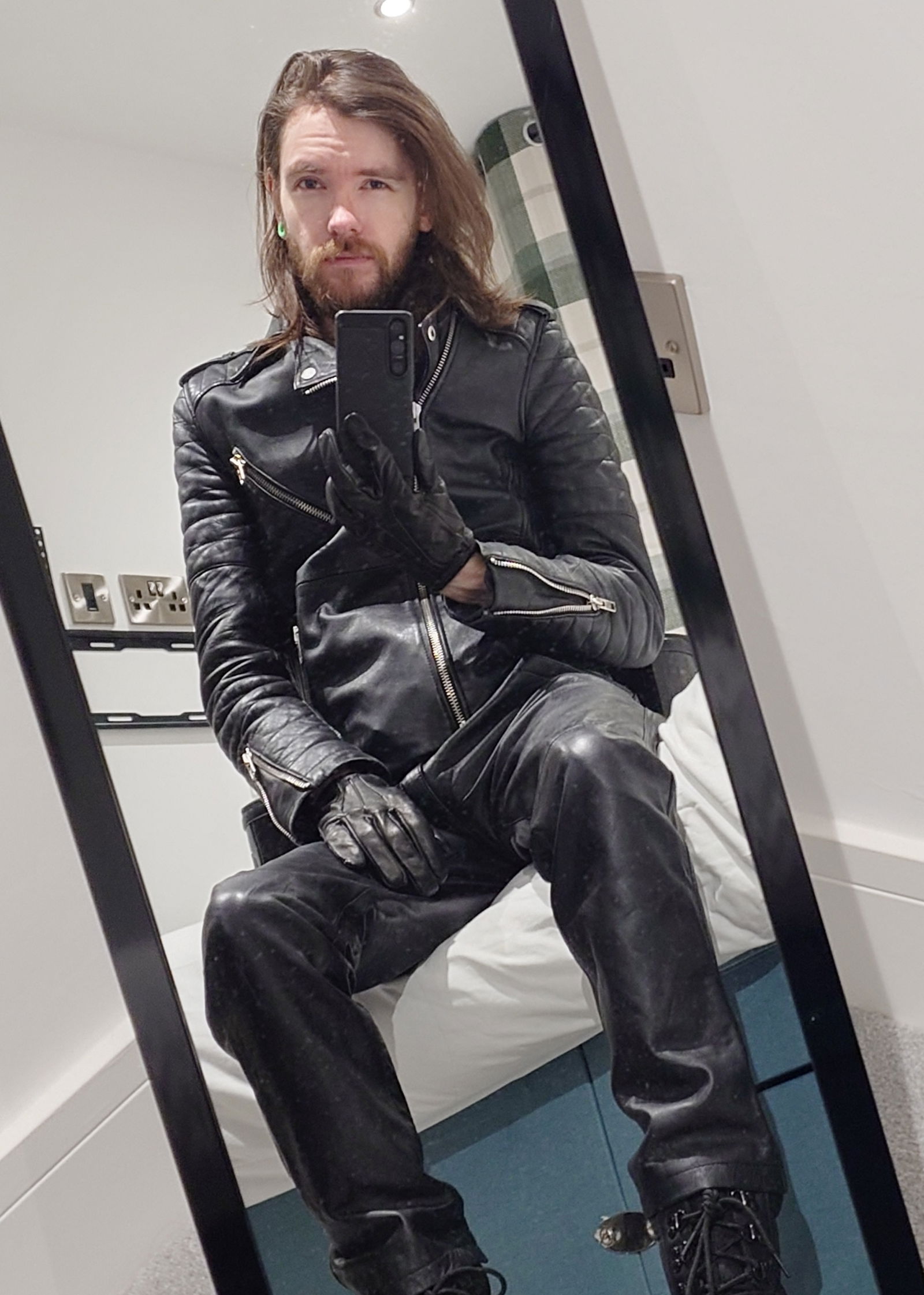 C H A I N S A W photo