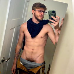 Frosty's Fitness: A Shirtless Worker Captures His Muscular Physique