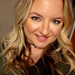 Nicole.Layne on OnlyFans, Showcasing Her Style