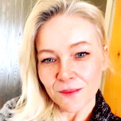 Supamomof5, Age 32, Gender Female