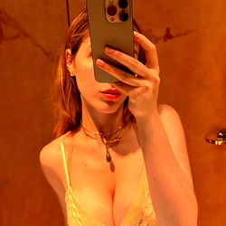 Adelyn | Autistic Courtesan🪼 - New York