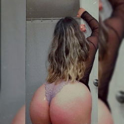 Venecia, the Seductive OnlyFans Model