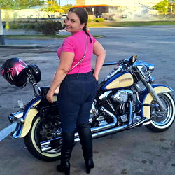 Mrs.Robinson: USA, Harley Davidson Enthusiast, Instagram Influencer