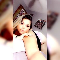 Liv🥴 - OnlyFans Model Sharing Personal Photo