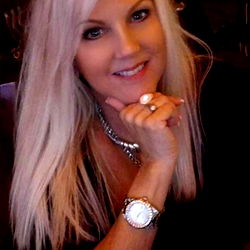 Ritzi Feet at a Palm Springs Event