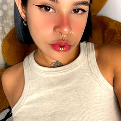 Anahis, Colombian Model on OnlyFans