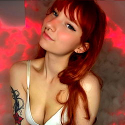 Annie, A Model Sharing Her Personal Style on OnlyFans