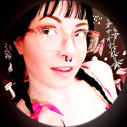 OnlyFans Model Phyrexie - Playful and Alluring