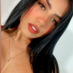 Angie Correa | OnlyFans Model - Gorgeous Colombian Beauty