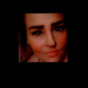 Apryl Maree ๐ฆ photo