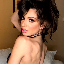 Darcie Dolce: Tiny, Tempting, Bi &amp; Busty photo