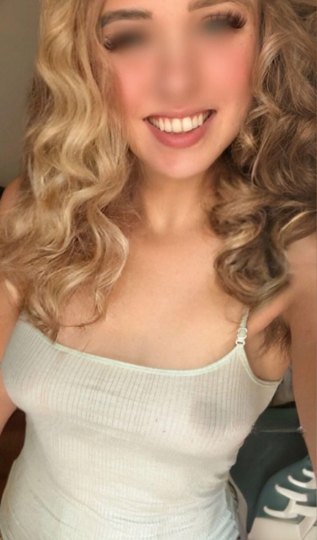 👱‍♀️Elle Sutton, Your Daydream Next Door photo