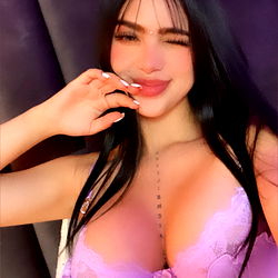 Crystal Shine: Model Showcasing on Instagram