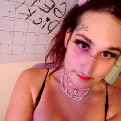 Ellie Zamora: OnlyFans Model, Portland Origin