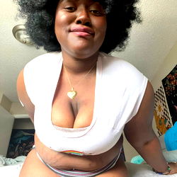 Squishy Niya - OnlyFans Model