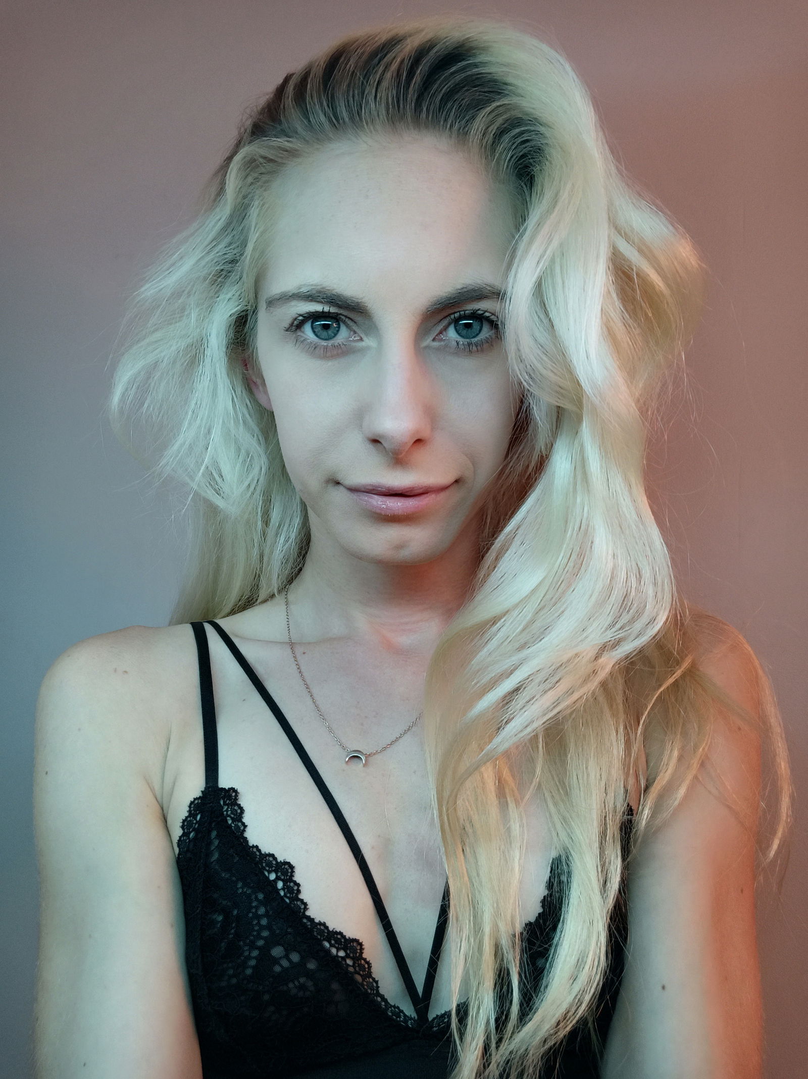 Nikki Gia Official photo