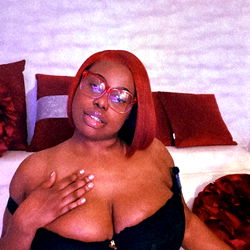 Lynn Nicole, a captivating model from Michigan