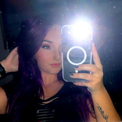 Miranda Dee's Gorgeous Purple Hair and iPhone Selfie