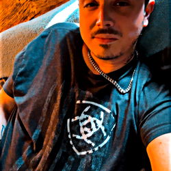 South Dakota Model Jorden 🥵🍆💦 Posing for a Selfie