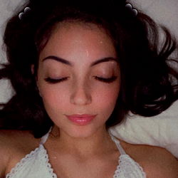 Hulia, the Washington-based model with captivating allure