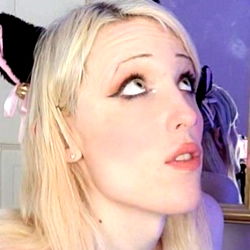 Amber Annaleise - Strong, Independent Model