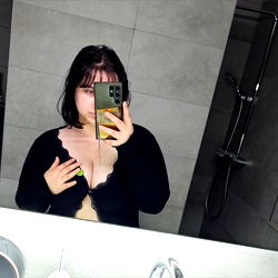 Ary in a Stylish Mirror