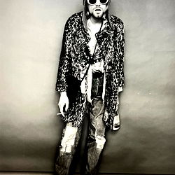 Vintage-Style Rocker Pose