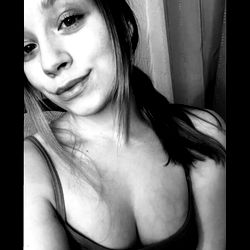 Alice, OnlyFans Model, Boobsland