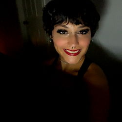 Abbstersinn Model Showcasing in a Social Media Photo