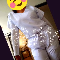 OnlyFans Model Alondra Showcases Nursing Uniform in Selfie