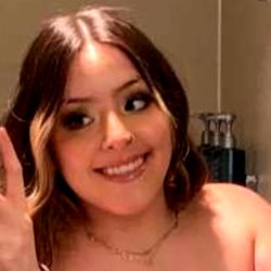 Ximena, OnlyFans Model in a Tasteful Setting